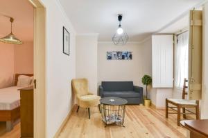 Portuguese Design 1 Bedroom Apartment in the Heart of Lisbon