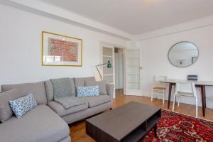 Contemporary 2 Bedroom Flat in Bayswater