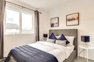 Lovely 4 Bedroom House with Garden near Waterloo