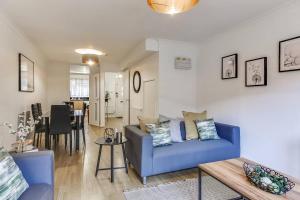 Lovely 4 Bedroom House with Garden near Waterloo