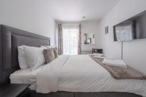 Bright 1 Bedroom Flat in Kensington Olympia