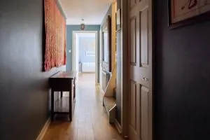 Stylish 3 Bedroom Apartment near Hollyrood Park - Далкіт