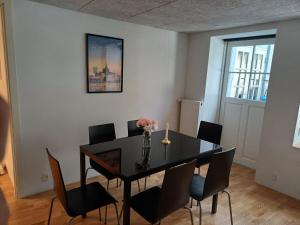 Hyggelig lejlighed i baggård