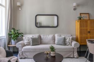 Charming Art Deco Style Apartment in the Heart of Budapest