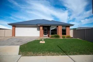 Grevillea House - Corop