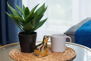 Klimatyzowany Apartament w Centrum Krakowa z Parkingiem i Biurkiem by Renters Prestige