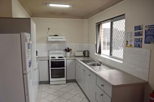 Pacific Court 1 - Bring your own linen.