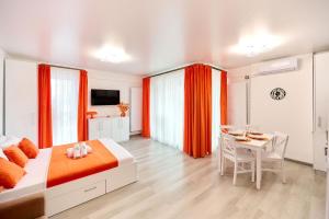Dazzling Sunset Studio in Nord10 Pool Resort