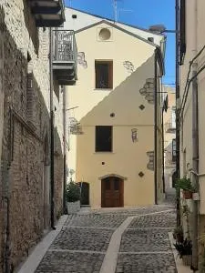 La farfalla del vicolo - Rotello