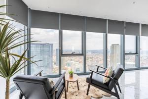 Gorgeous 3BD2Bath Bright Airy Penthouse! #355