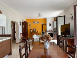 Villa Il Melograno Apartment 1 with lake access