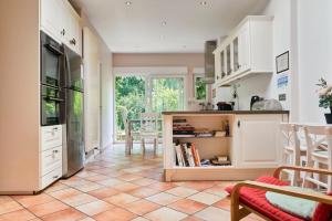 Beautiful 1900 house full equipped, 4bdrm+ garden!