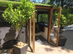 Maisons de vacances Bus atypique au bord du canal du midi et au coeur d-une foret 2 chambres : photos des chambres