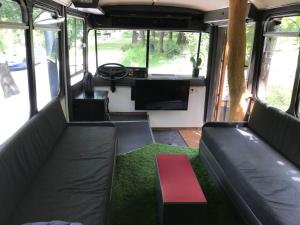 Maisons de vacances Bus atypique au bord du canal du midi et au coeur d-une foret 2 chambres : photos des chambres
