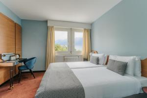 Mini Mona – partial lake view room in Eurotel Montreux