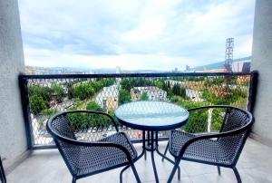 Cozy 1BR Apt near Metro Station on Saburtalo.