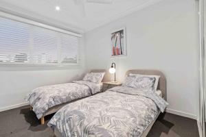 Redcliffe CBD Family Beach House