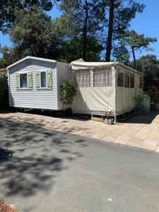 Appartements Mobilhome a 5 min de la mer a pied camping 5etoiles : photos des chambres