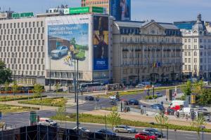 Beautiful Apartment with Balcony in Heart of Warsaw by Noclegi Renters