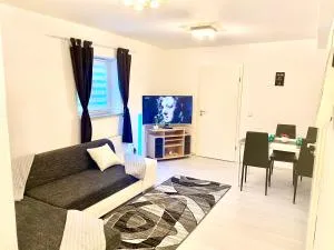 Monteurwohnung am Flughafen - 施科伊迪茨