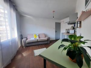 La Chambre 3, Climatisée AC, Cuisine privée, Calme