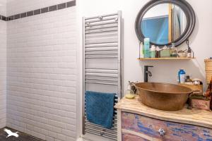 Maisons de vacances Maison typique avec jardin, proche Pont de pierre : photos des chambres