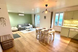 Duplex familial à la campagne