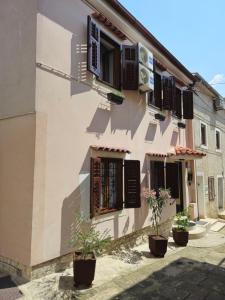Zofija apartment, a 5 min walk from the Arena