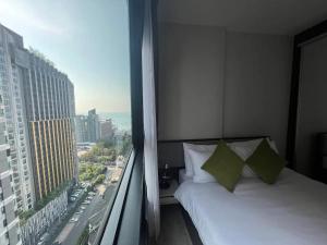 Downtown Lux Fun Rooftop Pool #TB10412