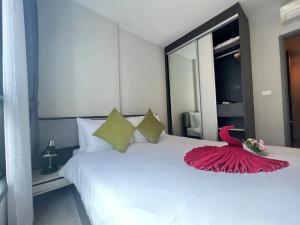 Downtown Lux Fun Rooftop Pool #TB10412