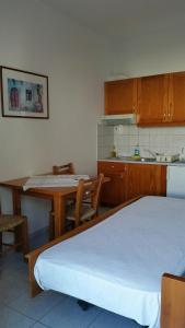 Finikas Studios & Apartments - Kalamaki Holidays