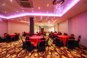 OYO 299 Randula Grand Venus Hotel