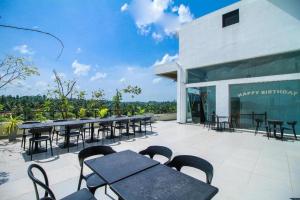 OYO 299 Randula Grand Venus Hotel