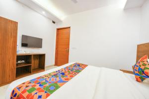 Fabhotel Sparkling - Nr Yashobhoomi Convention Centre