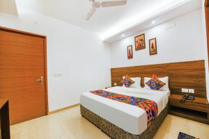 Fabhotel Sparkling - Nr Yashobhoomi Convention Centre