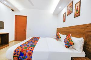 Fabhotel Sparkling - Nr Yashobhoomi Convention Centre