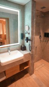 Transit by Encalm - Nap and Shower