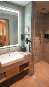 Transit by Encalm - Nap and Shower