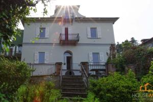 Lake pool&garden house