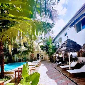 Reyna Resort By Cezere The Palm