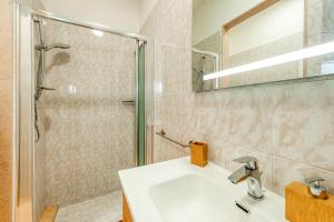 Superior One-Bedroom Apartment