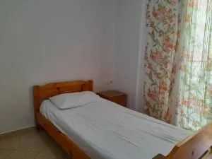 Hostel 18 - Парга