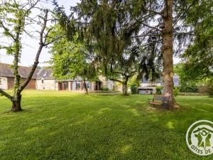 B&B / Chambres d'hotes Chambre d-hotes avec piscine et petit-dejeuner proche d-Angers - FR-1-622-84 : photos des chambres