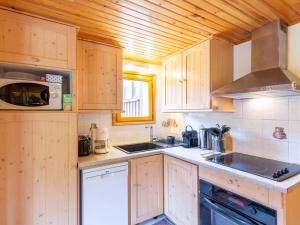Chalets Chalet duplex a Peyragudes: 6 pers, 3 ch, BBQ, acces sentiers, Skyvall et services en option - FR-1-695-48 : photos des chambres