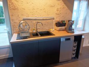 Maisons de vacances Gite tout confort avec grand jardin, cheminee, clim et WIFI, proche chateaux de la Loire et ZooParc de Beauval - FR-1-491-400 : photos des chambres