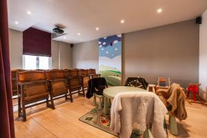 Luxueus vakantiehuis in hartje Ronse met 7 slaapkamers & badkamers