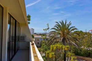 Beautiful apartment with pool