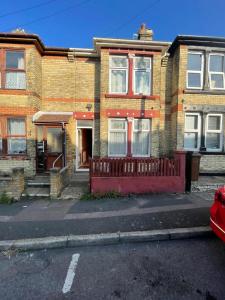 Large house in Louisville with Free Parking