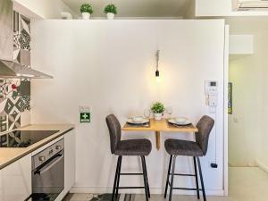 Wonderful Flat in Bonfim by LovelyStay