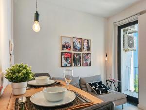 Wonderful Flat in Bonfim by LovelyStay